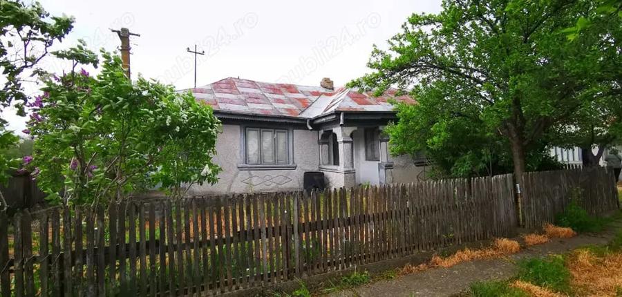 Casă cu 4 camere în Bordeasca Veche