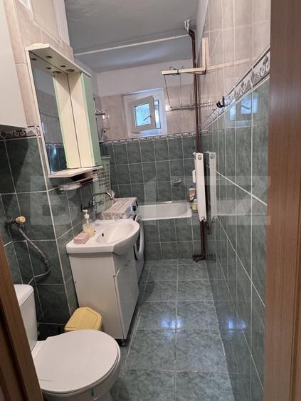 Apartament cu 2 camere semidecomandat, mobilat în Malu Roșu