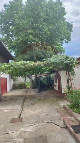 Casă individuală cu 3 camere cu Teren 305 Mp în Central