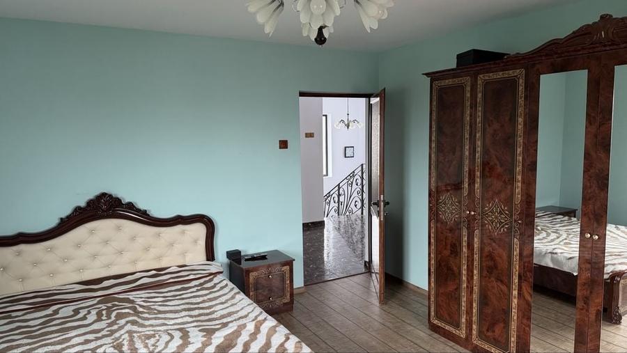 Casă cu 4 camere în Vădeni