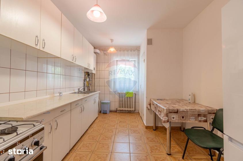 Apartament cu 3 camere decomandat în Zorilor