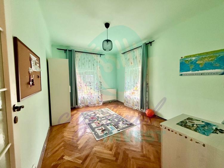 Apartament cu 3 camere semidecomandat, mobilat în Calea Călărașilor