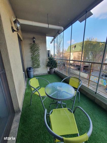 Apartament cu 3 camere semidecomandat în Centrul Civic