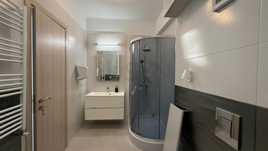 Apartament cu 3 camere decomandat în Dorobanți