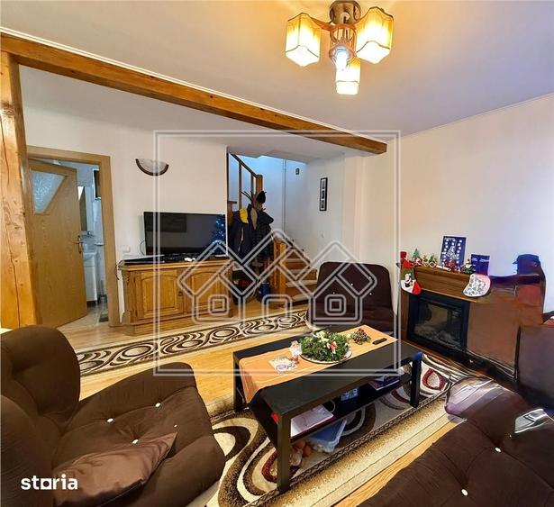 Casă cu 4 camere cu Teren 501 Mp în Sadu