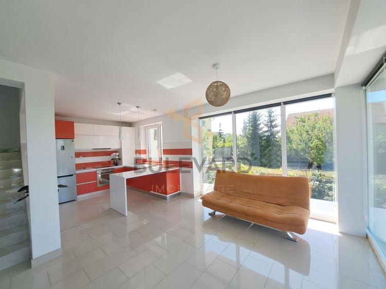 Duplex cu 4 camere cu Canalizare în Europa