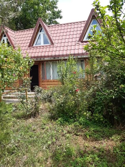 Casă cu 2 camere cu Teren 1200 Mp în Fundeni