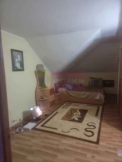 Casă cu 7 camere cu Teren 1500 Mp în Islaz