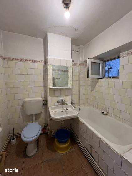Apartament cu 4 camere în Micro 16