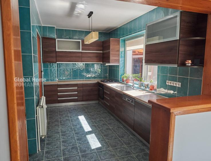Casă individuală cu 6 camere cu Canalizare în Bucureștii Noi