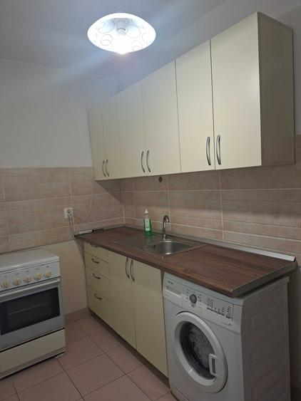 Garsonieră decomandată în Central