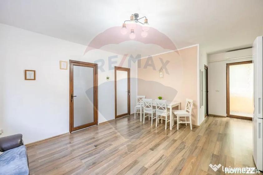 Apartament cu 3 camere semidecomandat în Aurel Vlaicu