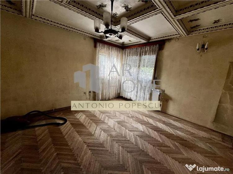 Casă cu 3 camere cu Canalizare în Central