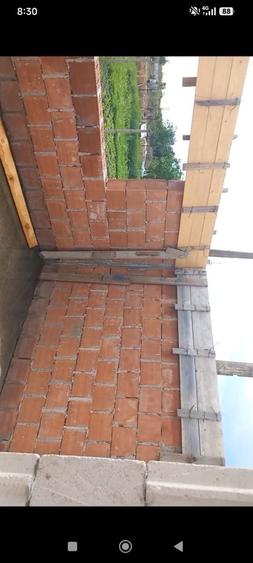 Casă cu 4 camere în Conduratu
