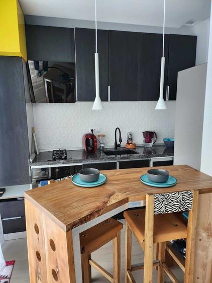 Apartament cu 2 camere decomandat în Central