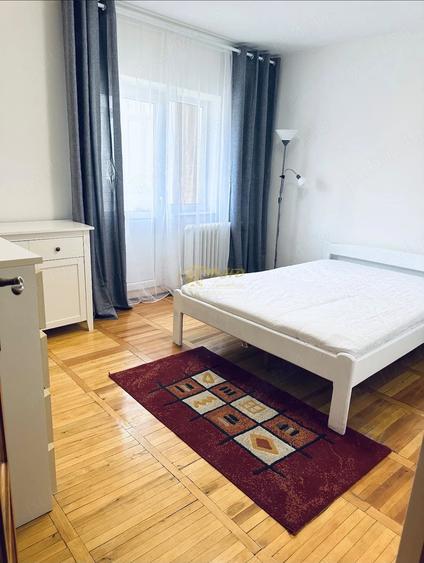 Apartament cu 3 camere decomandat în Gară