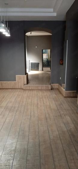 Spațiu comercial, de 98 mp, în Centrul Istoric