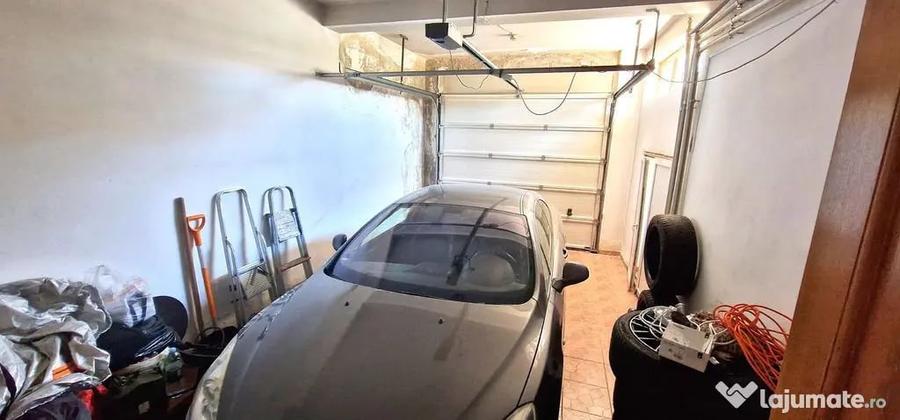 Casă cu 5 camere cu Teren 405 Mp în Coiciu
