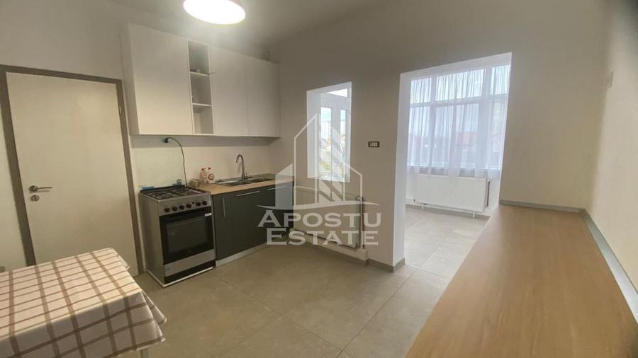 Apartament cu 3 camere semidecomandat în Dâmbovița