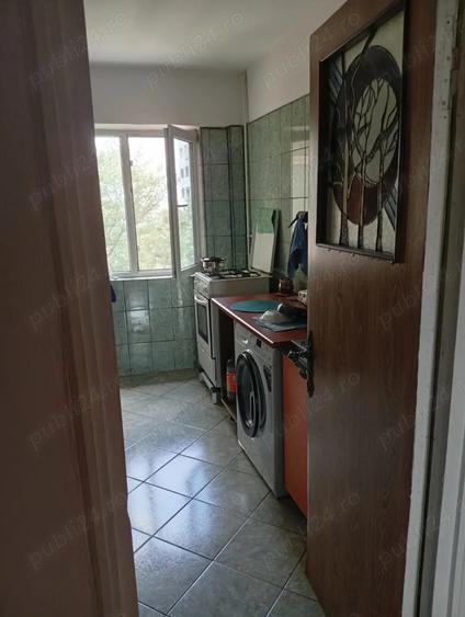 Apartament cu 3 camere decomandat, mobilat în Pantelimon