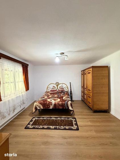 Casă cu 3 camere cu Teren 1800 Mp în Central