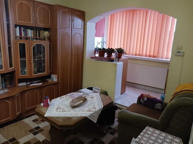 Apartament cu 2 camere decomandat în Drumul Carului