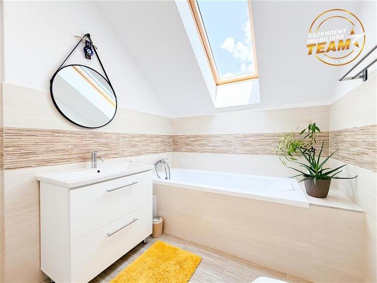 Casă individuală cu 4 camere cu Teren 946 Mp în Exterior Est