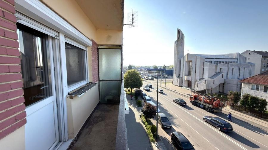 Apartament cu 2 camere decomandat, mobilat în Central