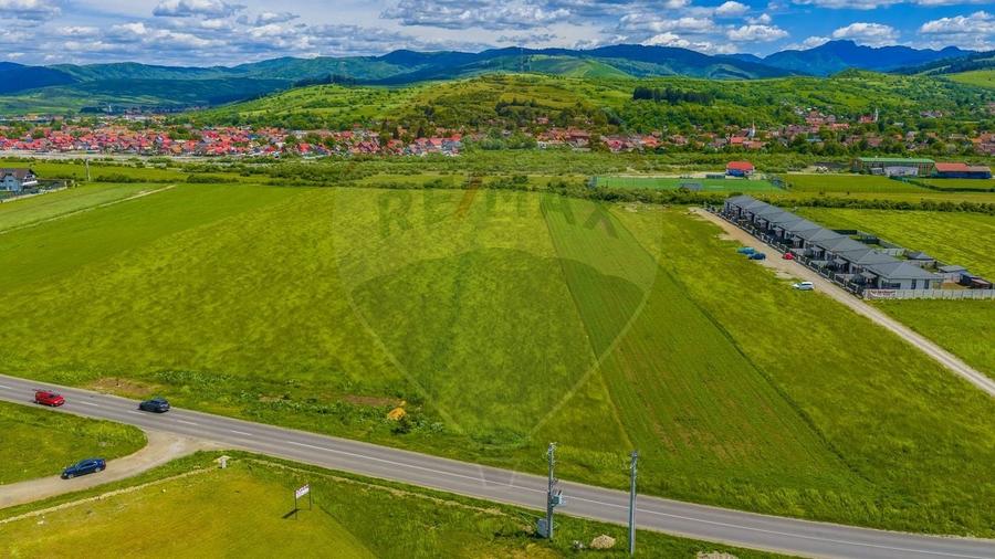 Teren Construcții intravilan de 8600 mp, în Tărlungeni