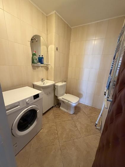 Apartament cu 4 camere decomandat în Lacul Tei