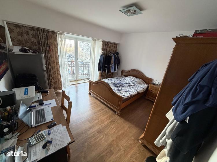 Apartament cu 5 camere decomandat în Decebal