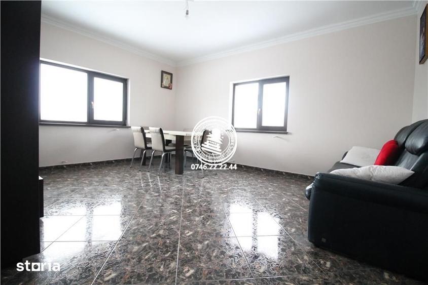 Casă cu 5 camere cu Teren 500 Mp în Holboca