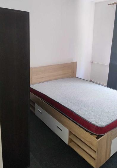 Apartament cu 2 camere semidecomandat în Gorjului