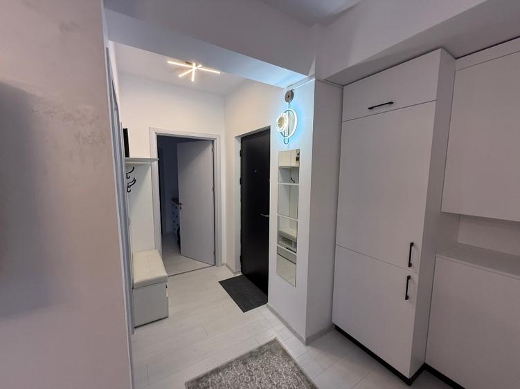 Apartament cu 3 camere decomandat, mobilat în Central