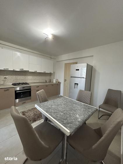 Apartament cu 3 camere decomandat în Negru Vodă
