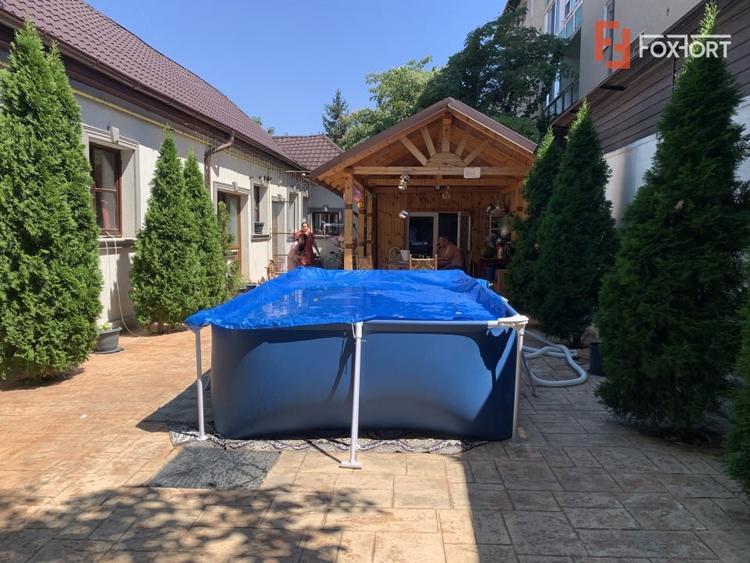 Casă individuală cu 6 camere cu Canalizare în Aradului
