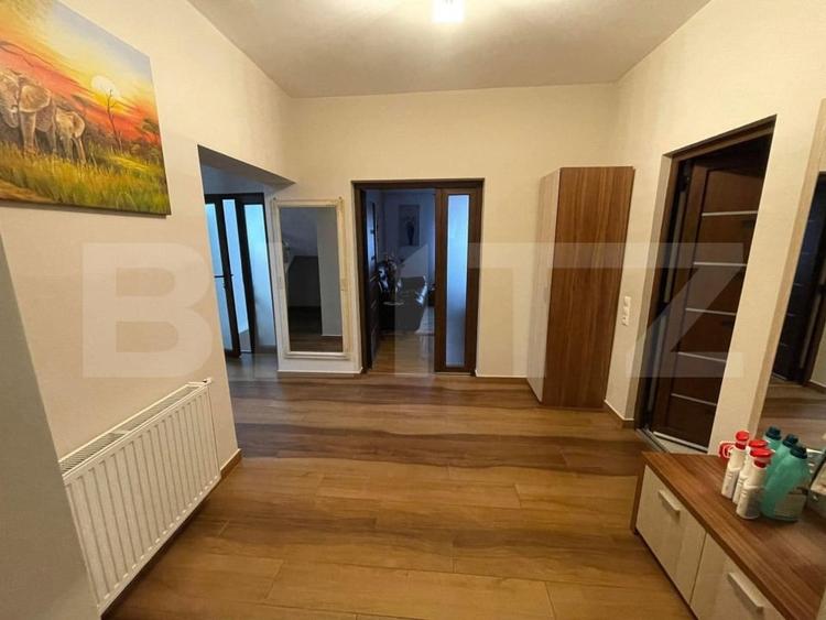 Casă individuală cu 6 camere cu Canalizare în Semicentral