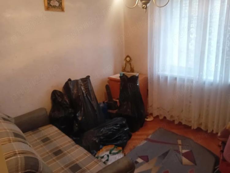 Apartament cu 3 camere semidecomandat în Dărmănești