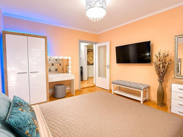 Apartament cu 3 camere decomandat, mobilat în Aradului