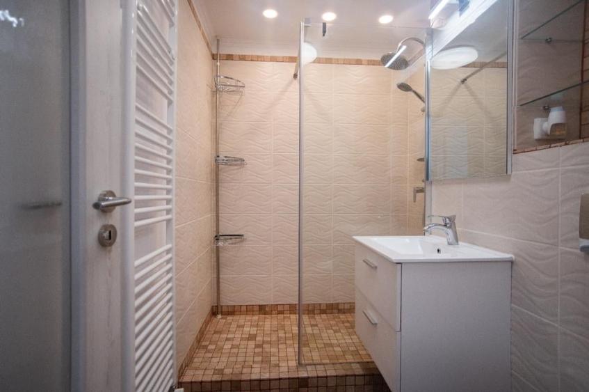 Apartament cu 2 camere decomandat, mobilat în Circumvalațiunii