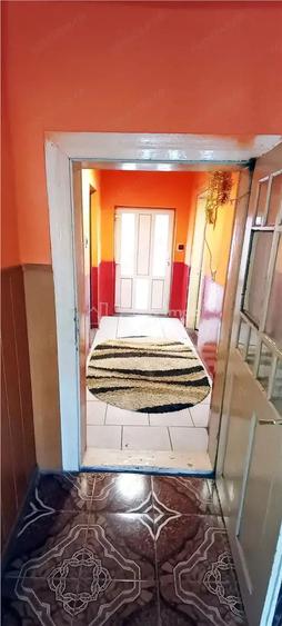 Casă cu 3 camere cu Canalizare în Moldova Nouă