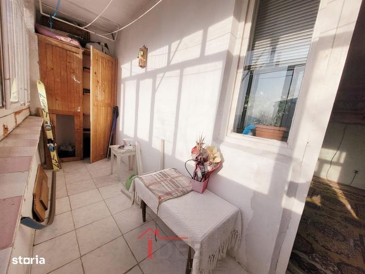 Apartament cu 4 camere decomandat în Central