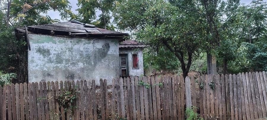 Teren de 800 mp, în Amara