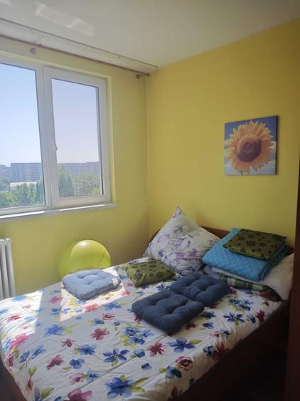 Apartament cu 3 camere semidecomandat în Drumul Taberei