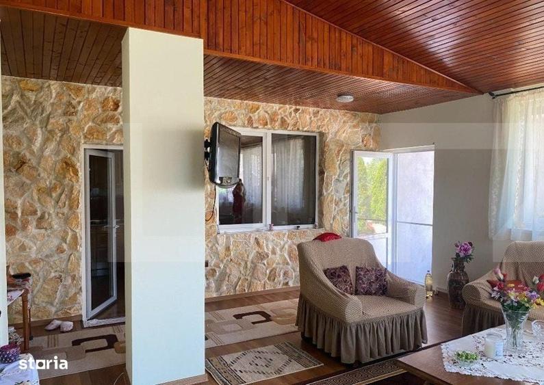 Casă cu 4 camere cu Teren 1760 Mp în Utvin