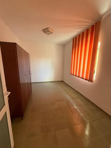 Casă cu 3 camere în Central