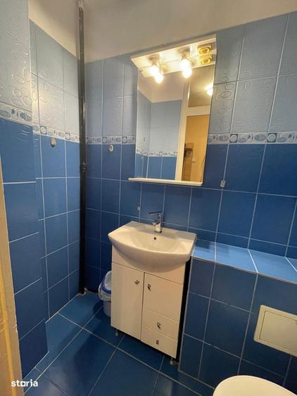 Apartament cu 3 camere semidecomandat în Titan