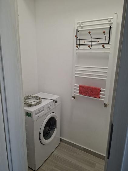 Apartament cu 3 camere decomandat în Titan