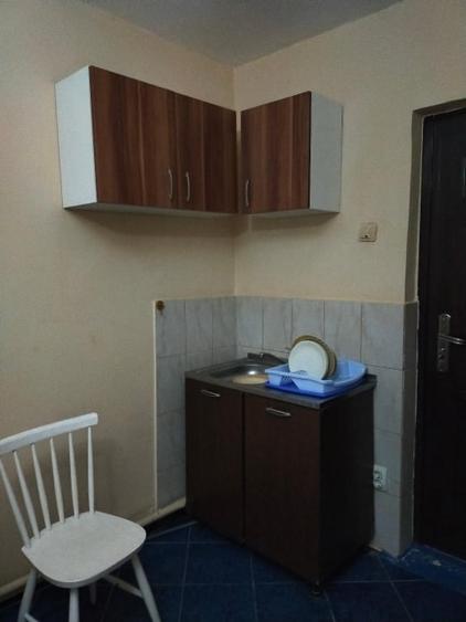 Garsonieră decomandată, mobilată în Bucium