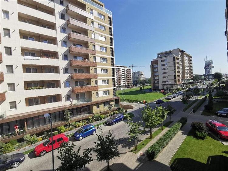 Apartament cu 2 camere decomandat, mobilat în Tractorul